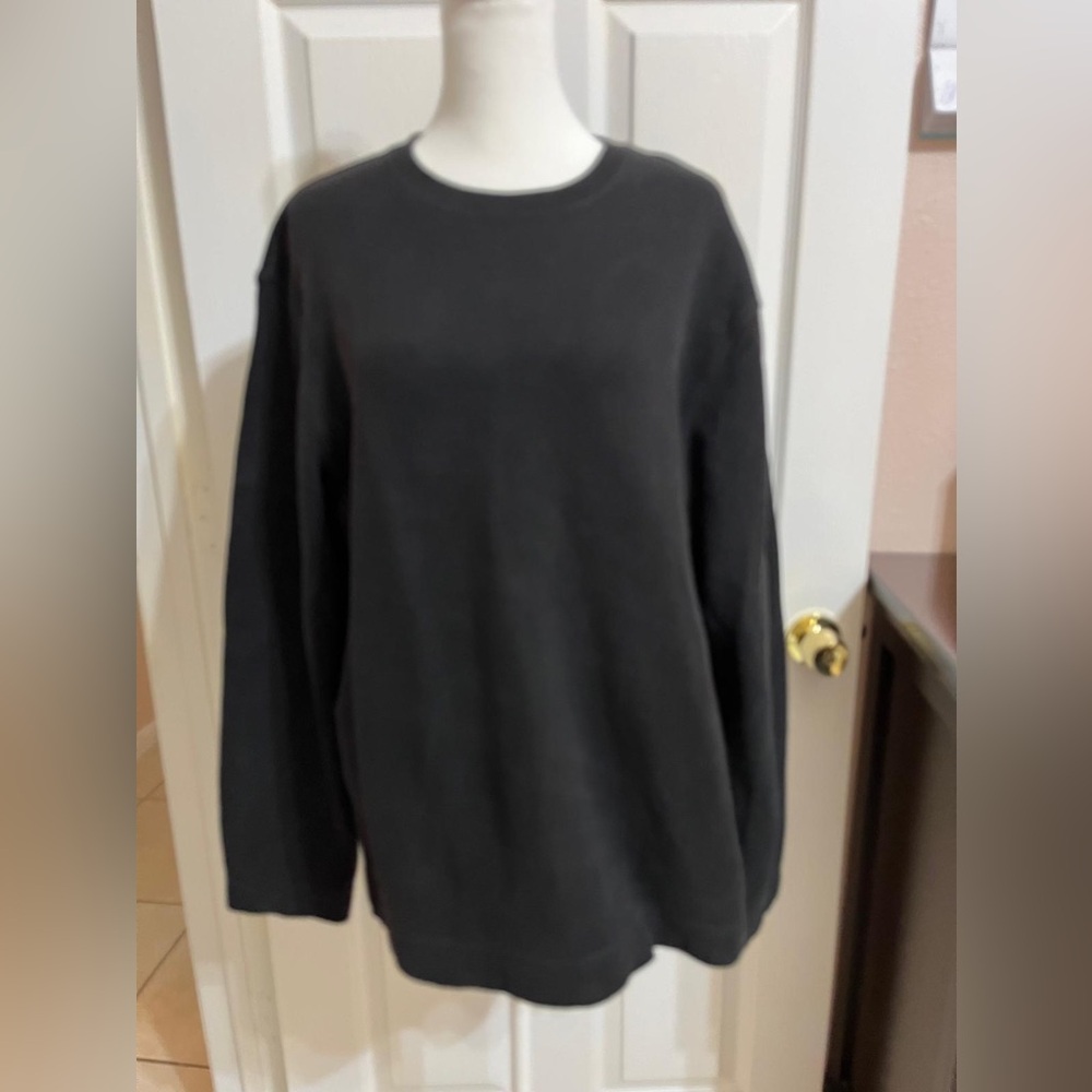 (1) Gap vintage black long sleeve sweater